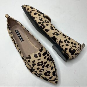 Rebel Wilson Emma leopard leather Flats loafers WOmens size 8.5 WW